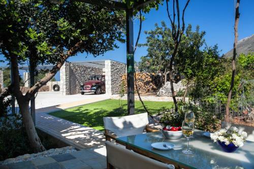 Daedalos Villa