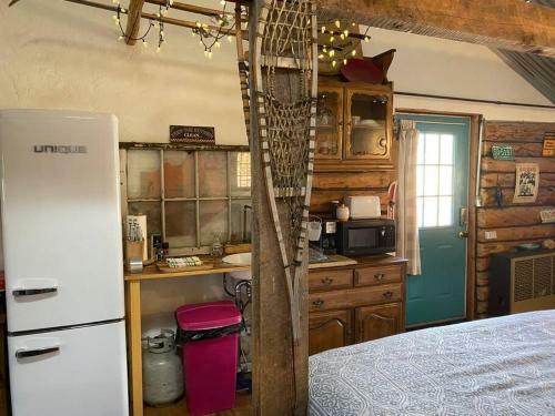 Redtail Retreat - The Studio - Get Off The Grid!