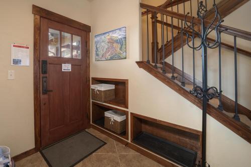 Apartamento Cozens Pointe B-301 Condo