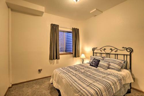 Bright Idaho Springs Cabin With Mountain Views!