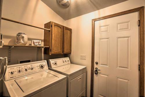 Bright Idaho Springs Cabin With Mountain Views!