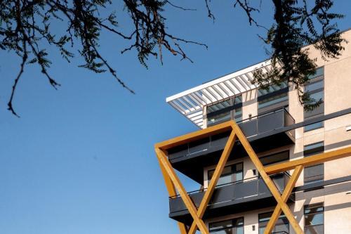 Living La Vida Penthouse Loft - Espadin Lohi