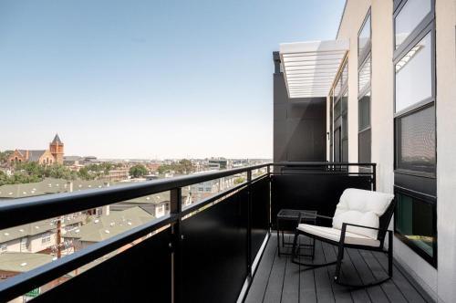 Living La Vida Penthouse Loft - Espadin Lohi