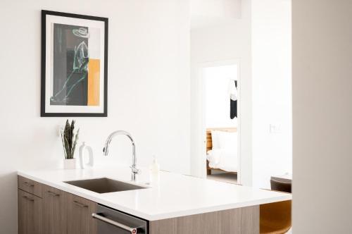 Living La Vida Penthouse Loft - Espadin Lohi