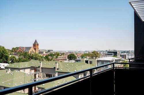 Living La Vida Penthouse Loft - Espadin Lohi