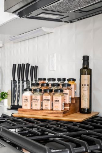 Mod Minimalism - Downtown View - Espadin Lohi