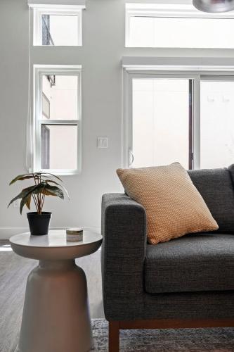 Mojave Lifestyle Modern Studio - Espadin Lohi