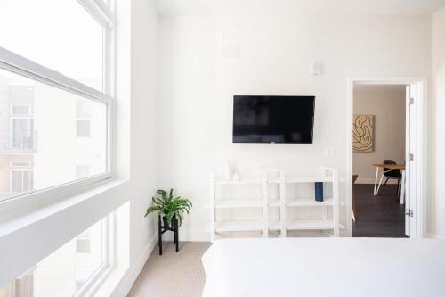 Skyline Blue Modern Loft - Espadin Lohi