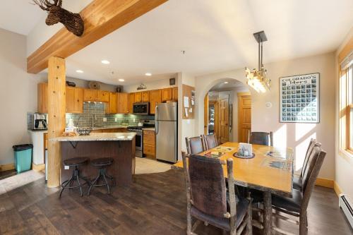 Apartamento 8767 Trappers Crossing Condo