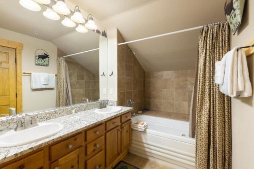 Apartamento 8767 Trappers Crossing Condo
