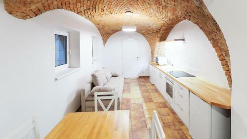 Apartm�ny Hab�nsk�, Cel� D?m