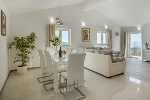 Villa Mountain House Kajko With Pool