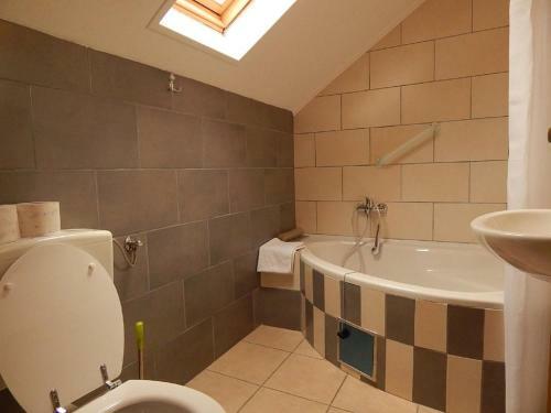 Hostal Rooms With A Parking Space Catrnja, Plitvice - 17558
