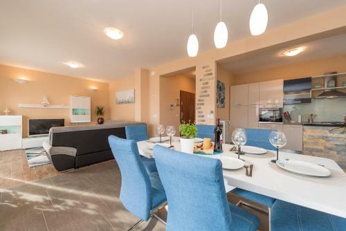Apartment Maja With Private Pool