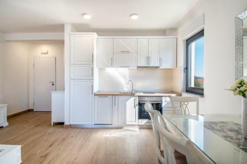 Luxury Apartments Alkar With Swimming Pool