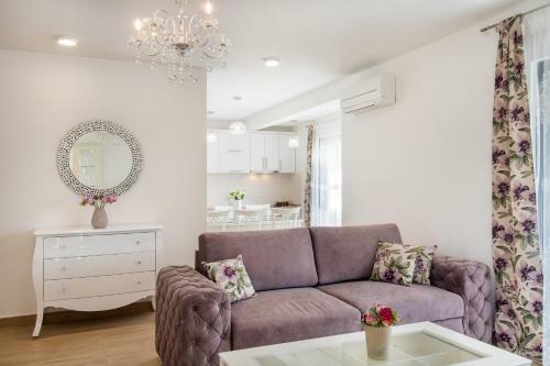 Luxury Apartments Alkar With Swimming Pool