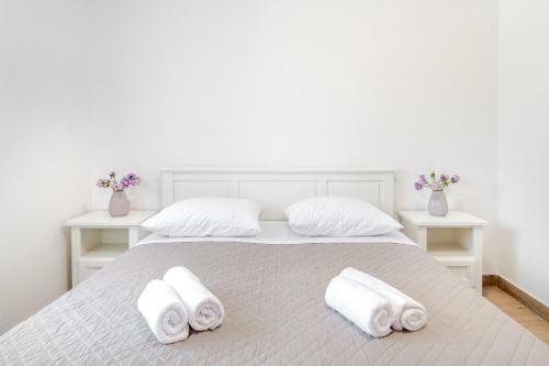 Luxury Apartments Alkar With Swimming Pool