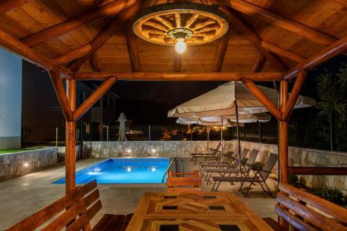 Luxury Apartments Alkar With Swimming Pool