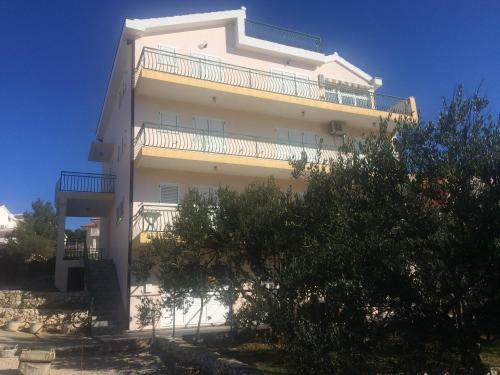 Apartments Maslina
