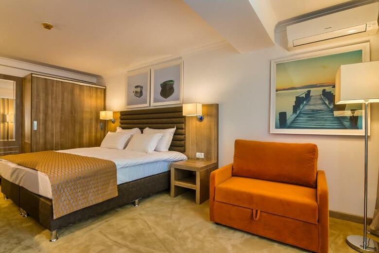 Hotel Saturn