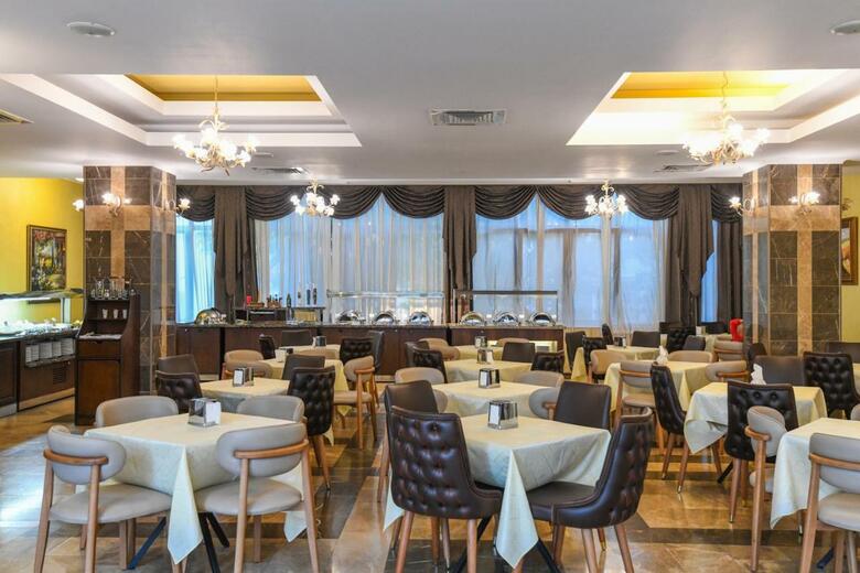 Hotel Saturn