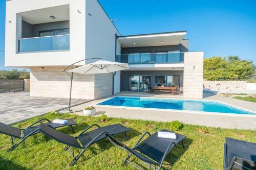Villa F&a