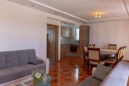 Villa Holiday Home Danica
