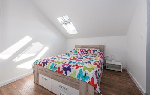 Two-bedroom Apartment In Brodarica