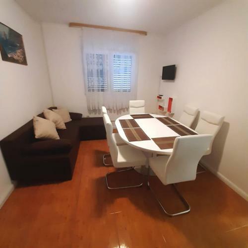 Sea Star Apartments