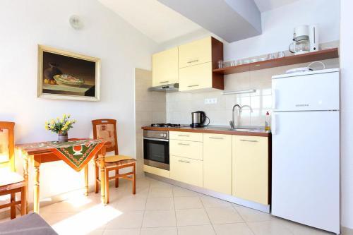 Apartments By The Sea Marusici, Omis - 653
