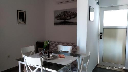 Apartments By The Sea Marusici, Omis - 1040