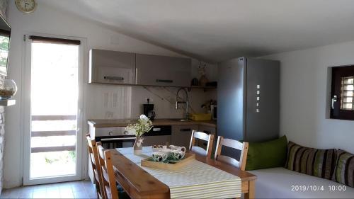 Apartments By The Sea Marusici, Omis - 1040
