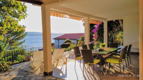 Apartments By The Sea Marusici, Omis - 1040