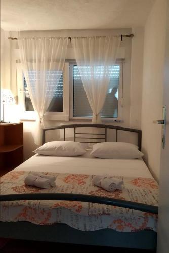 Apartments By The Sea Marusici, Omis - 1040