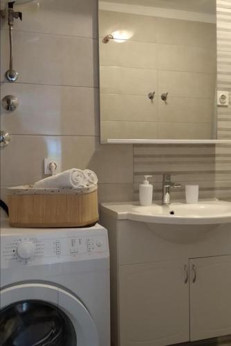 Apartments By The Sea Marusici, Omis - 1040