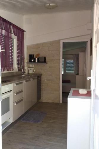 Apartments By The Sea Marusici, Omis - 1040