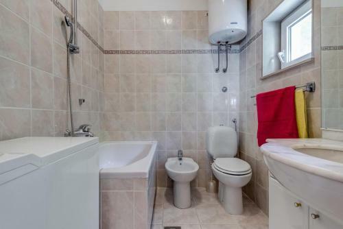 Apartments By The Sea Pisak, Omis - 17056