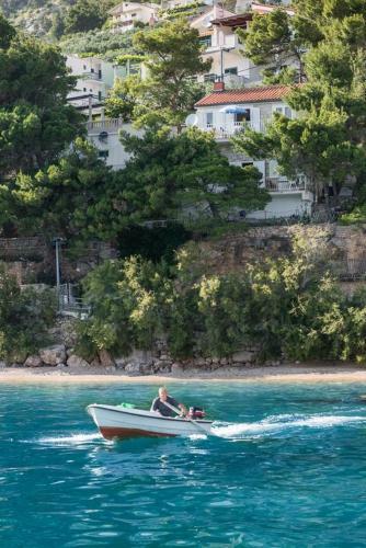 Apartments By The Sea Pisak, Omis - 17056