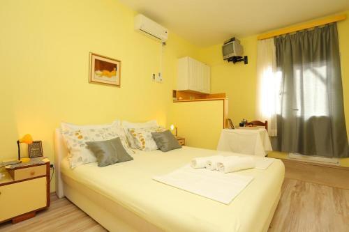 Apartments By The Sea Pisak, Omis - 18141