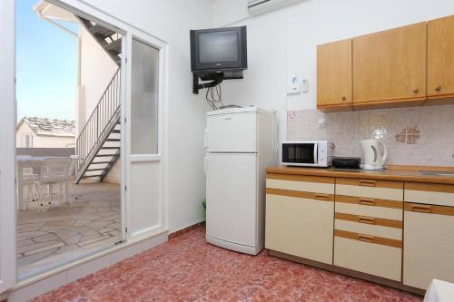 Apartments By The Sea Pisak, Omis - 18141