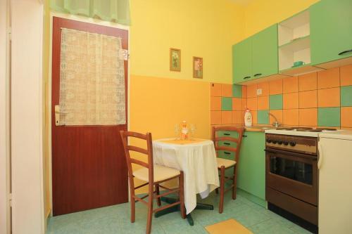 Apartments By The Sea Pisak, Omis - 18141