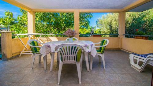 Apartment In Klanice, Island Krk