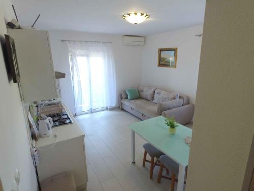 Apartments In Valbandon/istrien 8486
