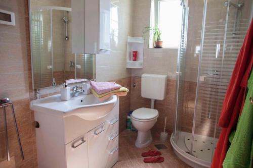 Apartments In Valbandon/istrien 8486