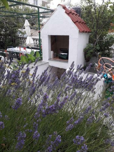 Haus Mit Bestway Pool