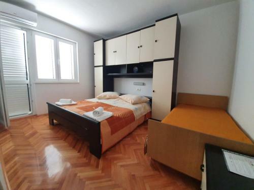 Hostal Rooms Neda Rab