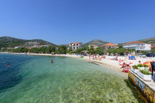 Apartments With A Parking Space Seget Vranjica, Trogir - 14212