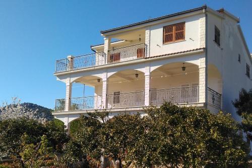 Apartments With A Parking Space Seget Vranjica, Trogir - 14212