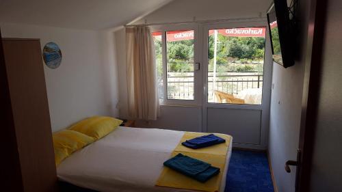 Apartments With A Parking Space Seget Vranjica, Trogir - 17923