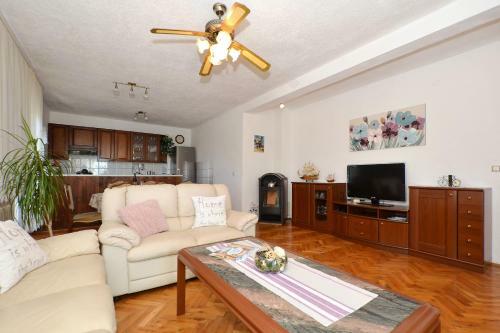 Apartment UNA